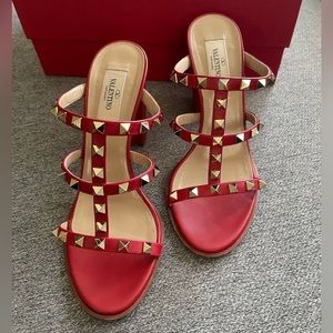 Valentino Garavani Rockstud Sandals size 38